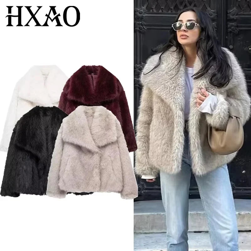 Women's faux fur coat with plush