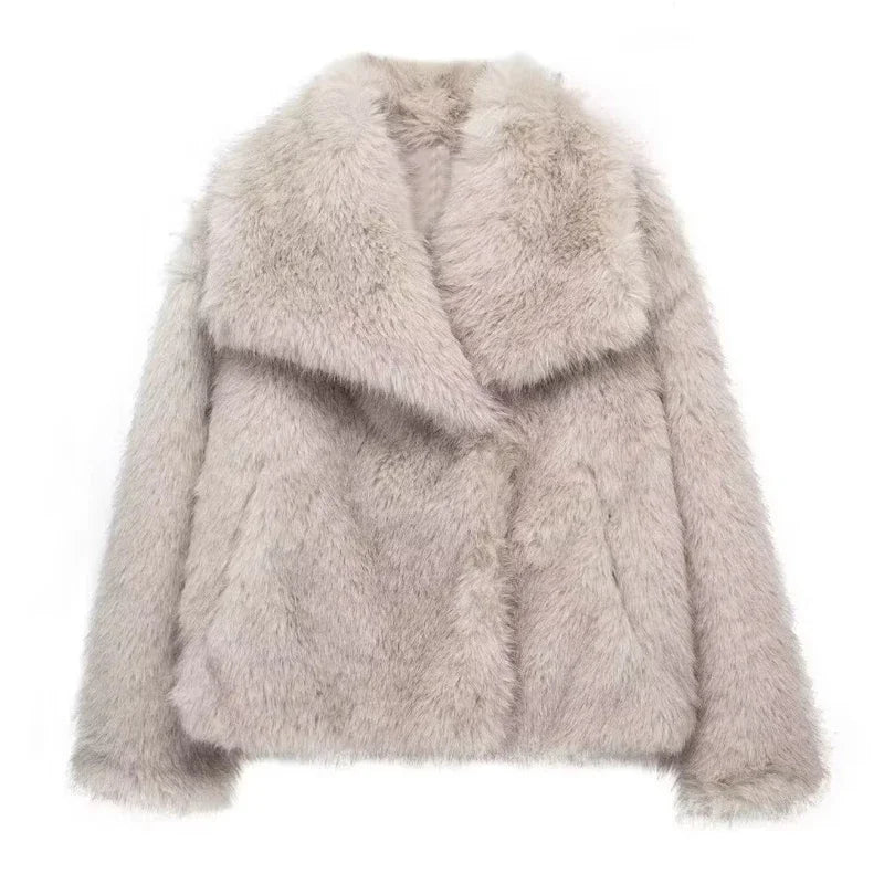 Women's faux fur coat with plush