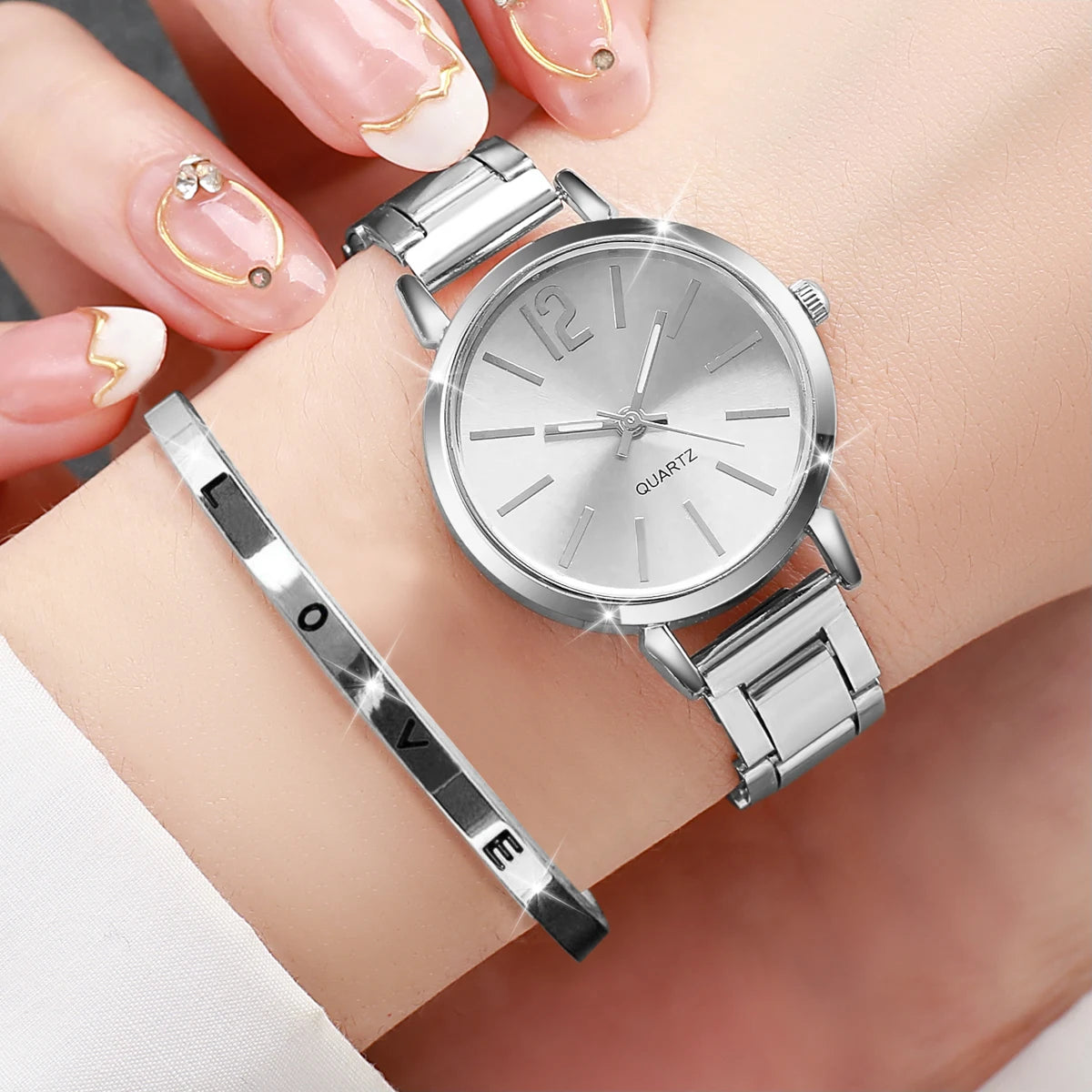2-piece set with elegant women's watch - Simple and casual